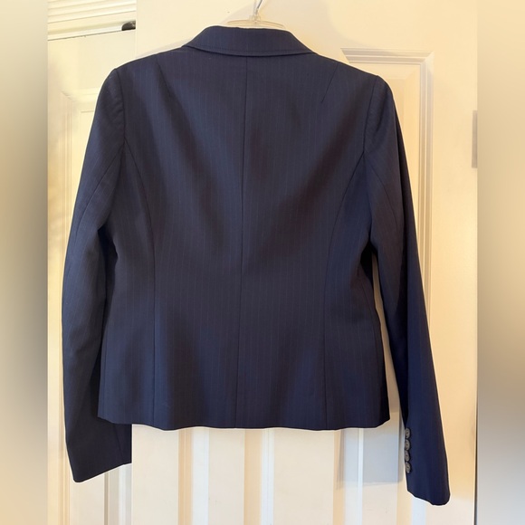 J. Crew Navy Blue Pinstripe Lightweight Wool Blazer Two Button Front Size 8 - Picture 8 of 15